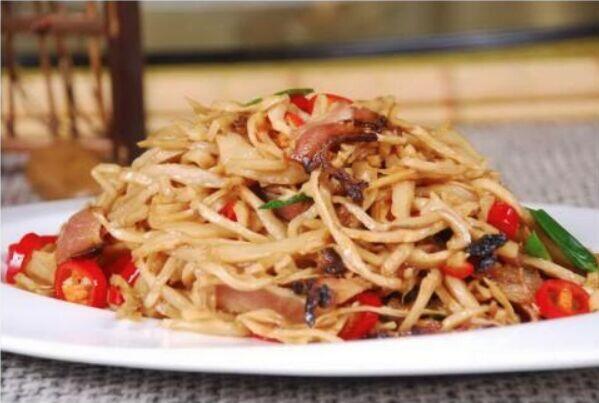 Fried Pork Belly w. Crispy Bamboo Shoots
