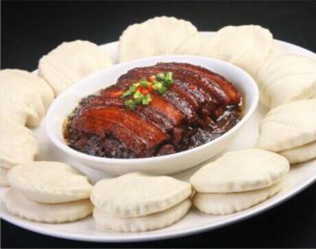 Stir-Fried Pork w. Cabbage Wrapped in Lotus Leaves